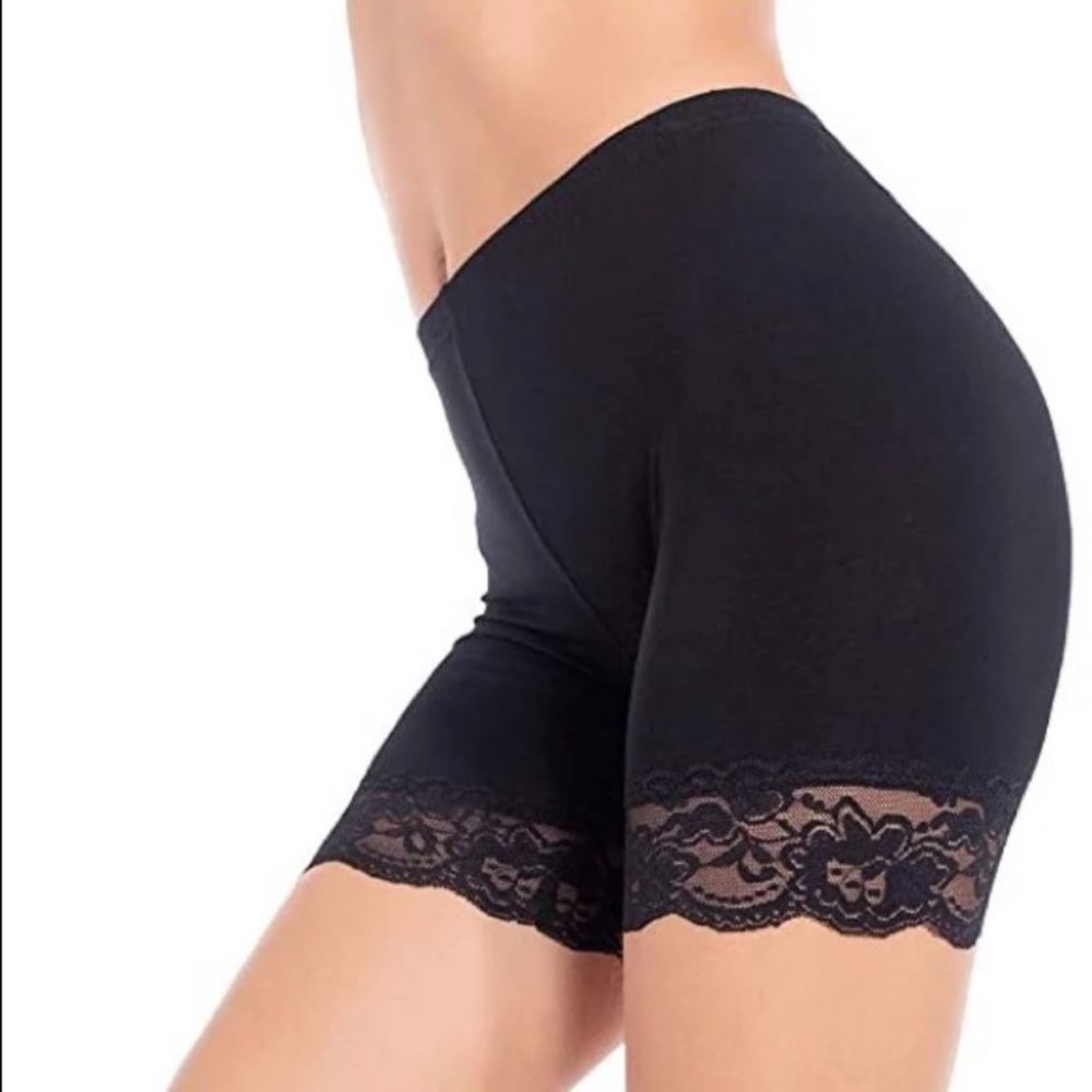 Lace trim shorts